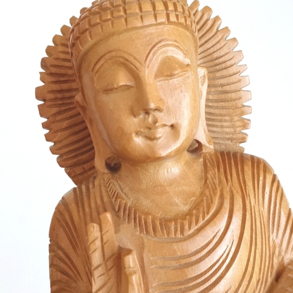 Beautiful Antique/ Vintage Hand Carved Wooden Sitting Buddha on Lotus Flower - Picture 4 of 12